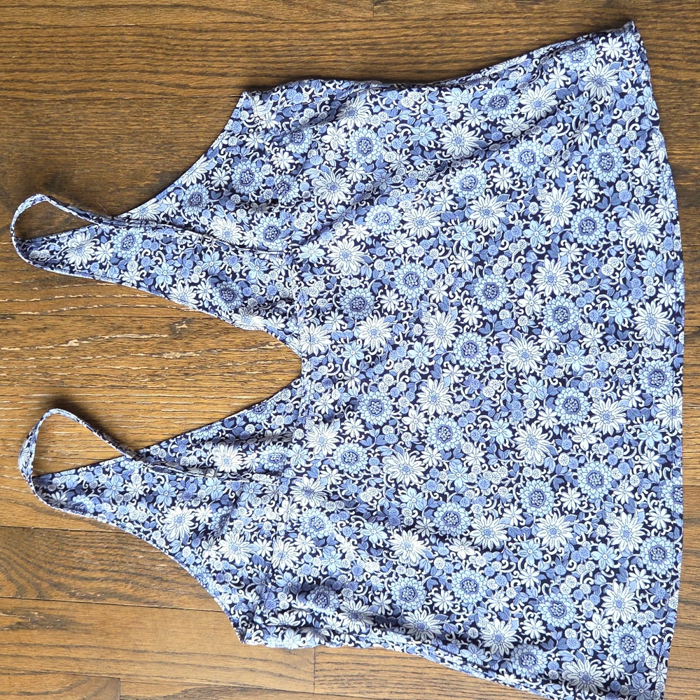 Abercrombie & Fitch Blue Floral V-Neck Cami Tank Top Sleeveless Summer Boho Sz.M - Picture 3 of 12